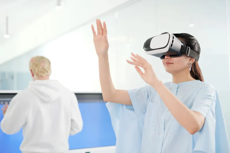 Focusing on the Wrong Problem: The Vergence-Accommodation Conflict and the Neurophysiological Limits of Virtual Reality